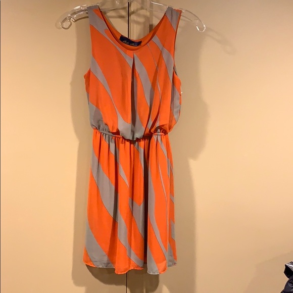 HP π₯³ Multicolor cinched waist dress S/M - Picture 2 of 4